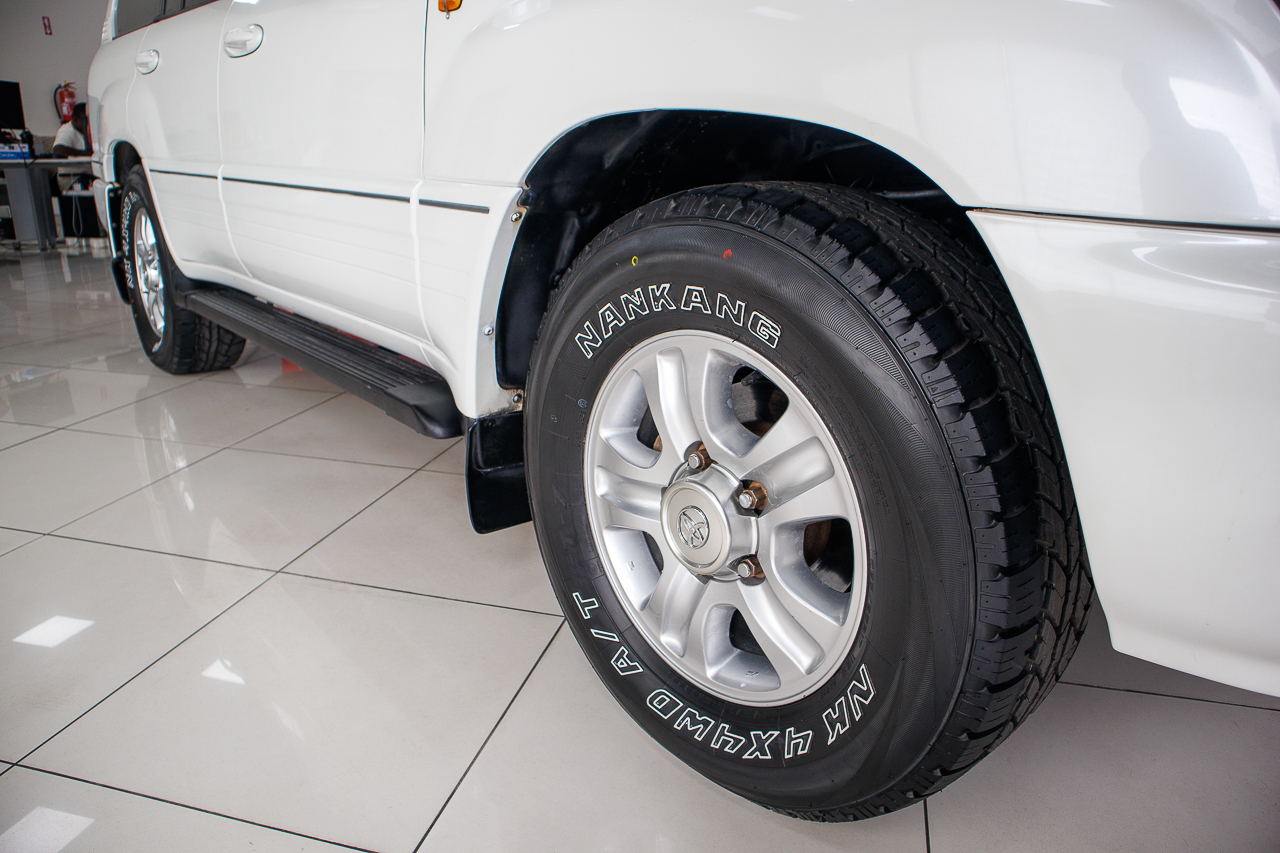 TOYOTA LANDCRUISER VX V8 2002 | VIATURA USADA – MAPUTO