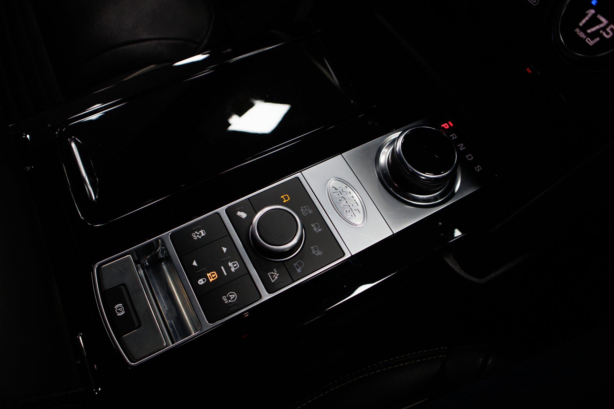 LAND ROVER DISCOVERY HSE TD6 2020 | VIATURA USADA – MAPUTO