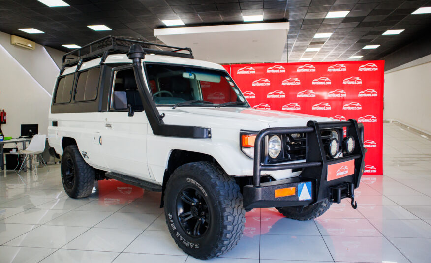 TOYOTA LANDCRUISER 2000 | VIATURA USADA – MAPUTO