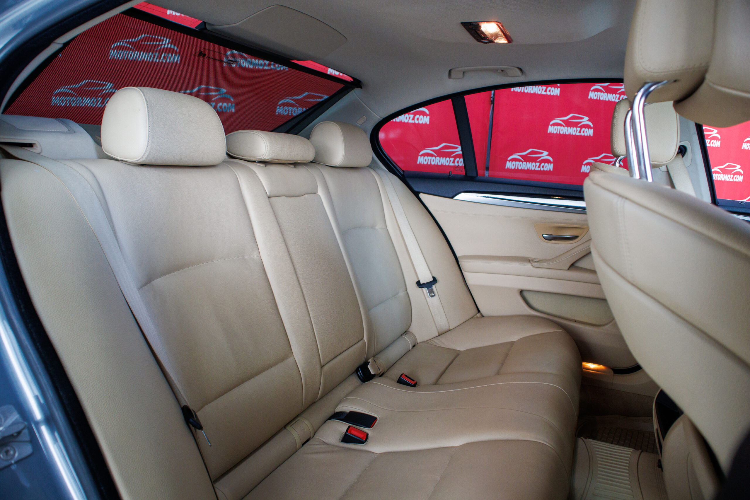 BMW 5 SERIES 523i 2011 | VIATURA USADA – MAPUTO