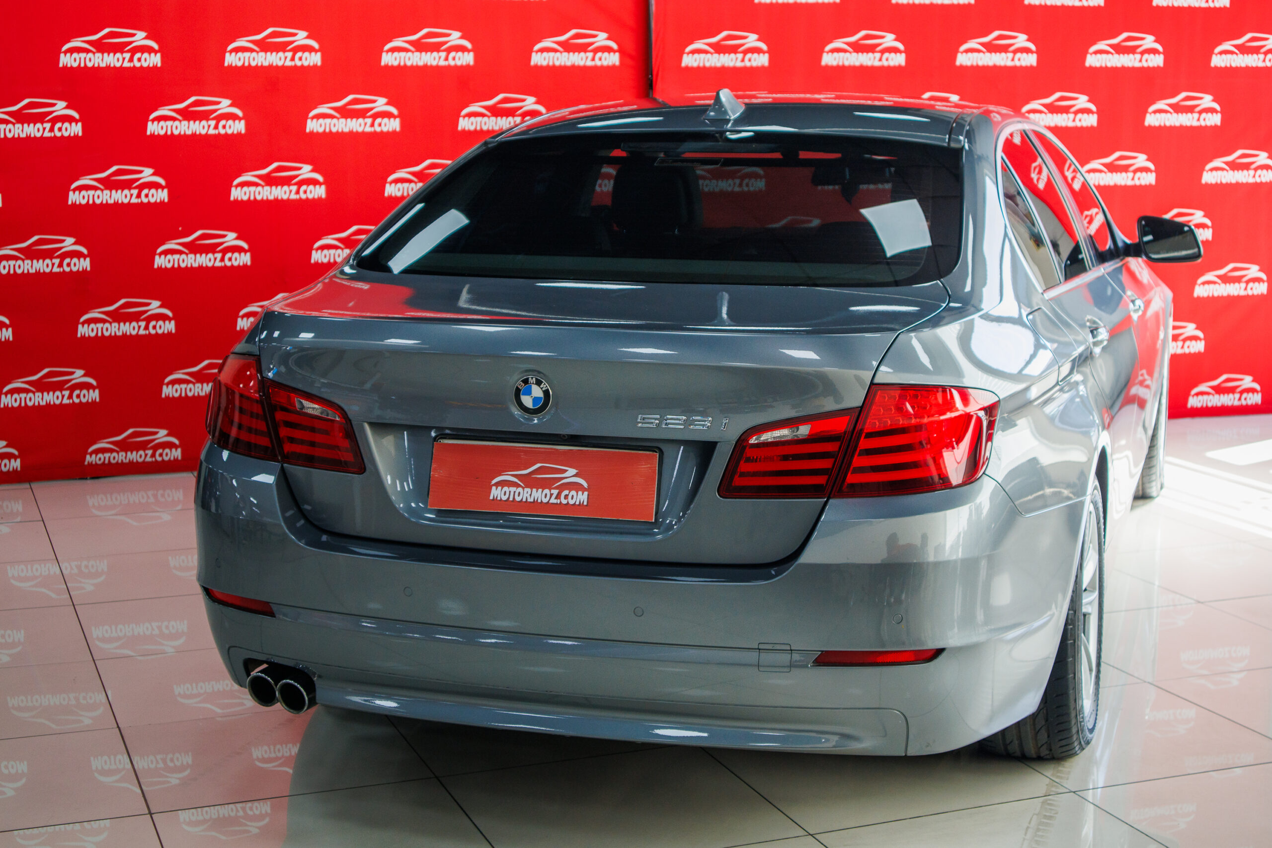 BMW 5 SERIES 523i 2011 | VIATURA USADA – MAPUTO