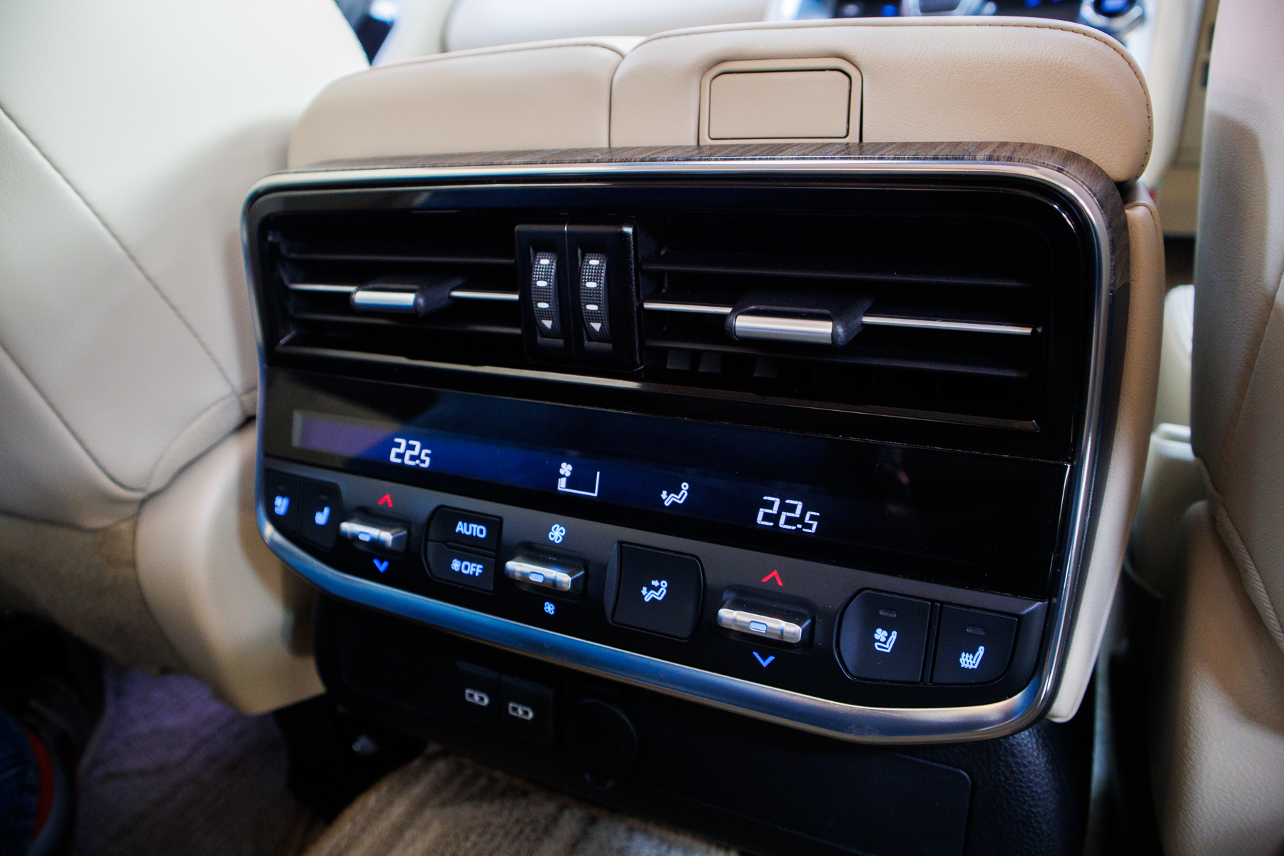 TOYOTA LANDCRUISER 300 ZX 2023 | VIATURA USADA – MAPUTO