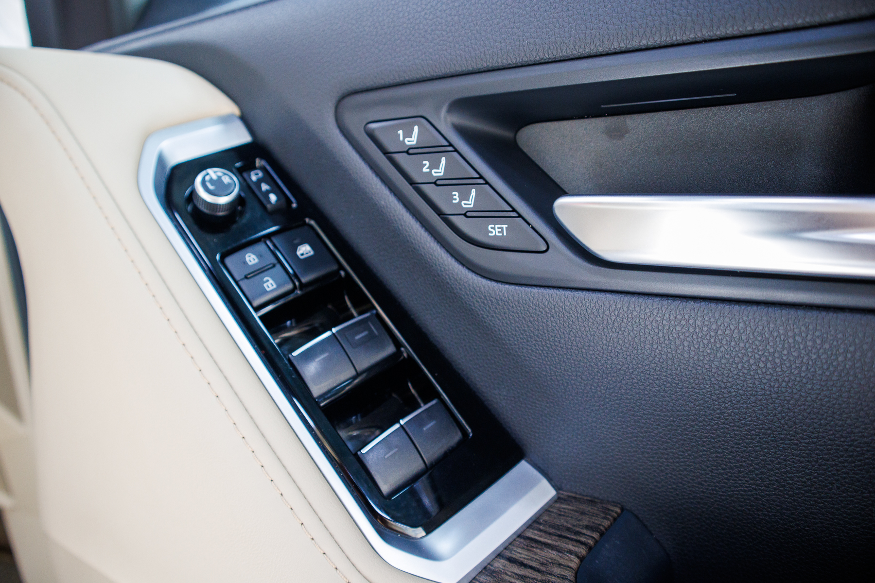 TOYOTA LANDCRUISER 300 ZX 2023 | VIATURA USADA – MAPUTO