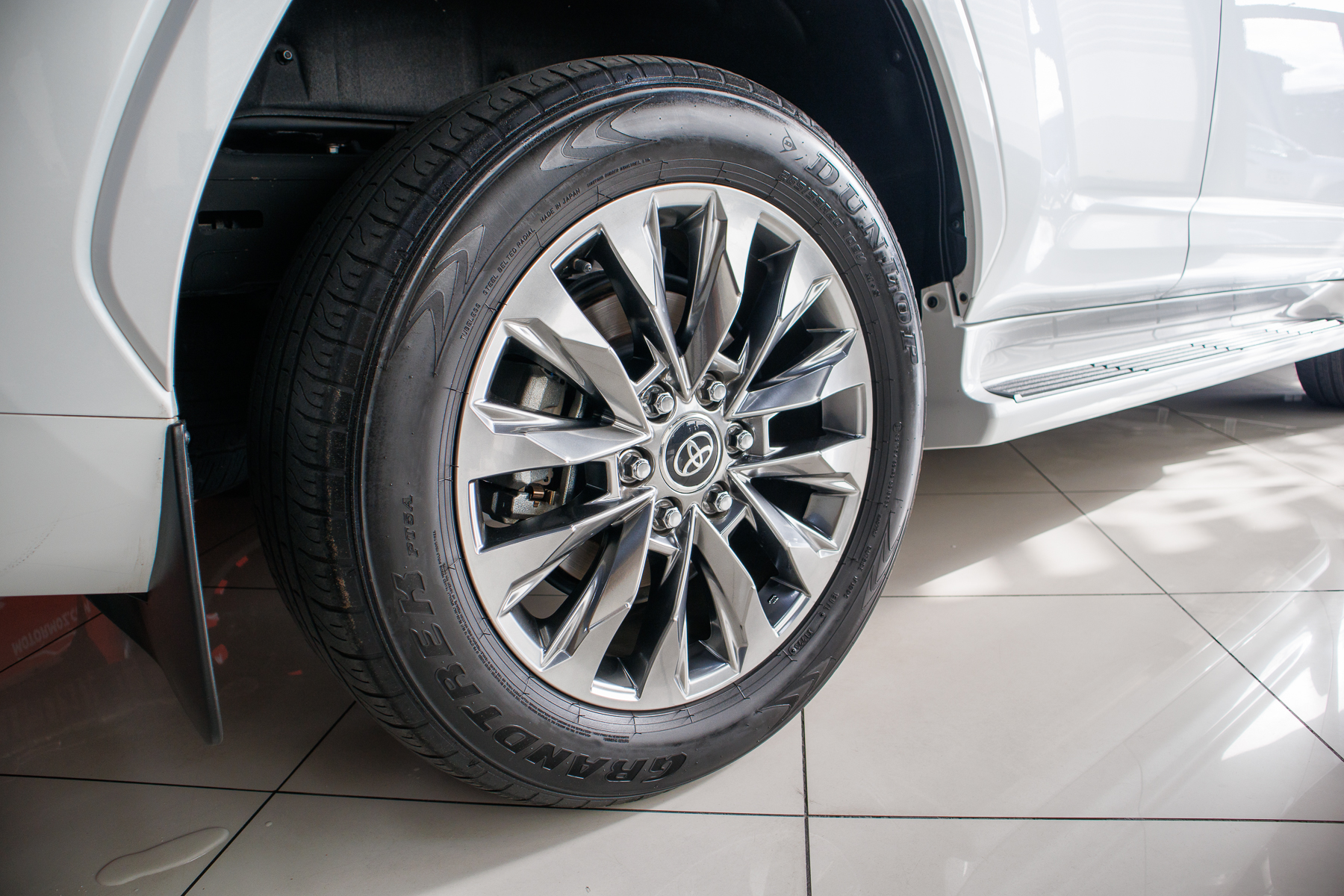 TOYOTA LANDCRUISER 300 ZX 2023 | VIATURA USADA – MAPUTO