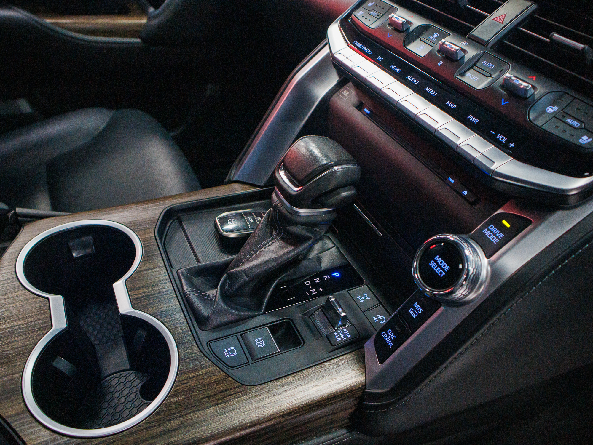 TOYOTA LANDCRUISER LC300 ZX 2025 | VIATURA USADA – MAPUTO
