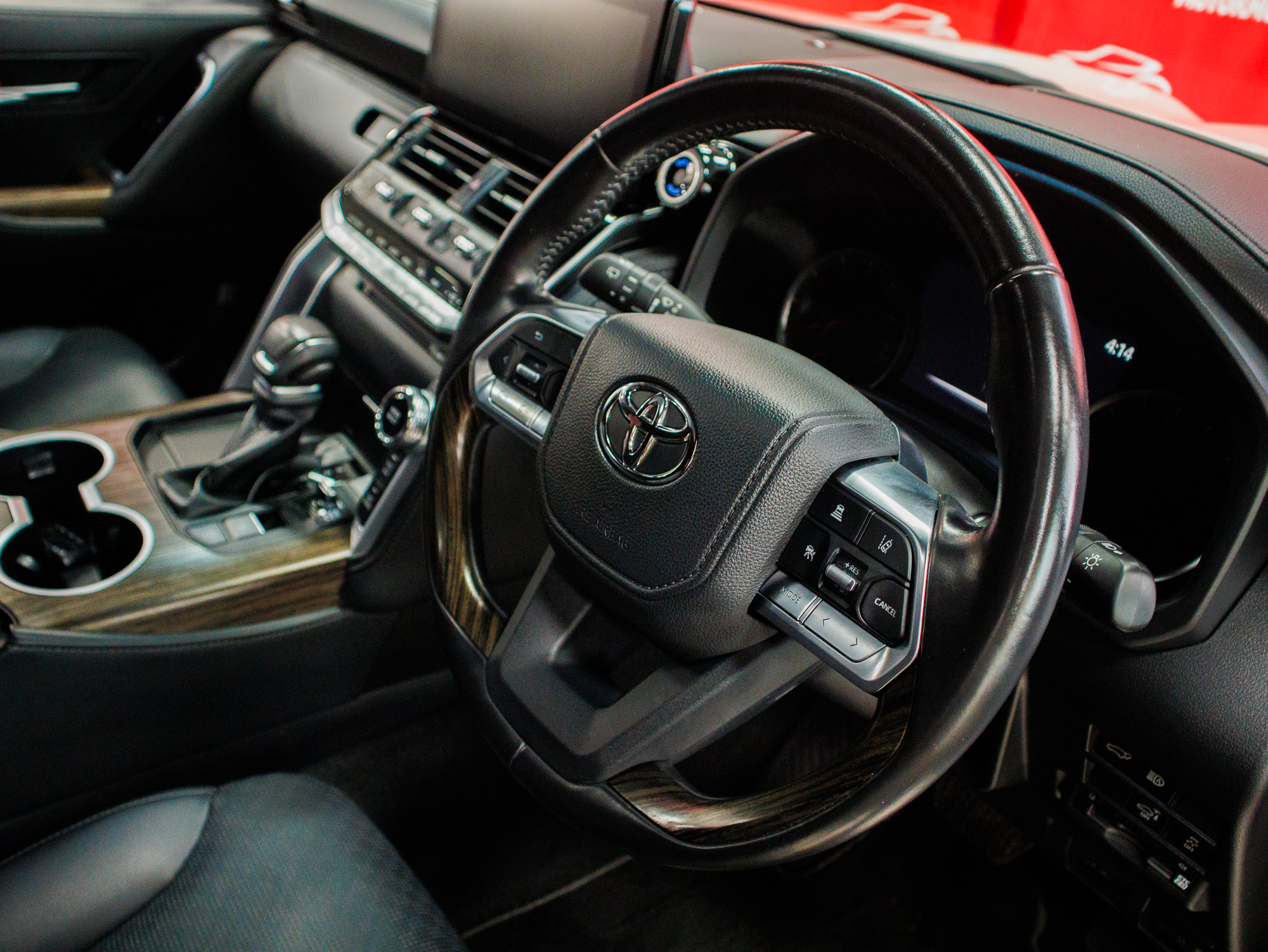 TOYOTA LANDCRUISER LC300 ZX 2025 | VIATURA USADA – MAPUTO