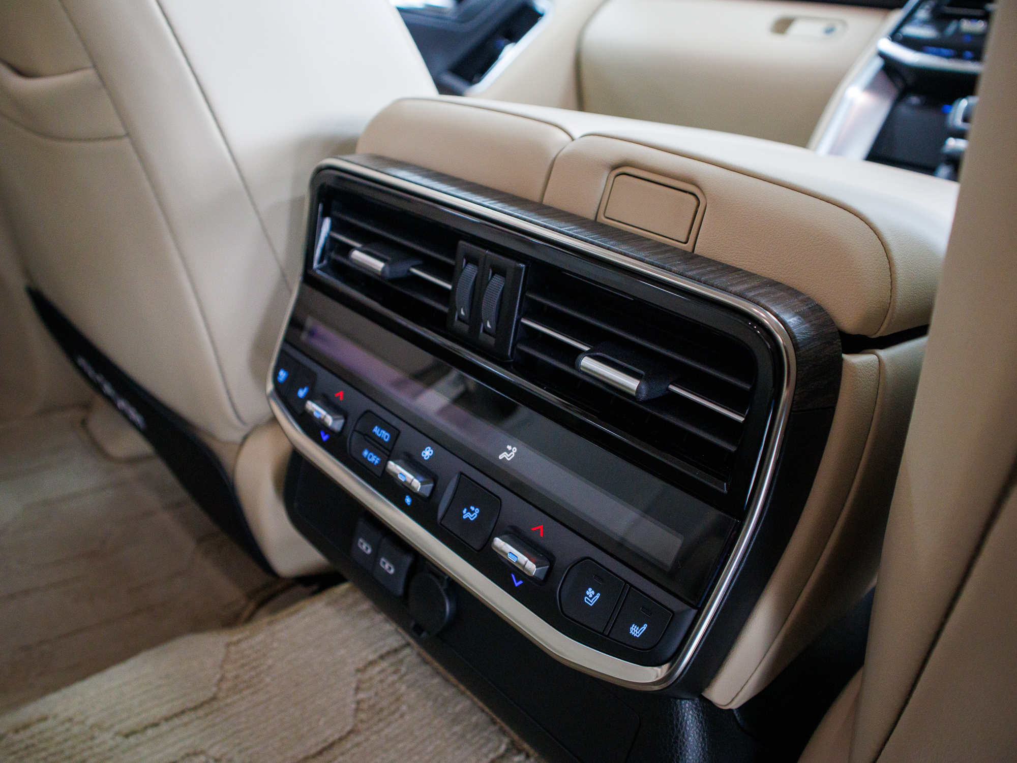 TOYOTA LANDCRUISER LC300 ZX 2024 | VIATURA USADA – MAPUTO