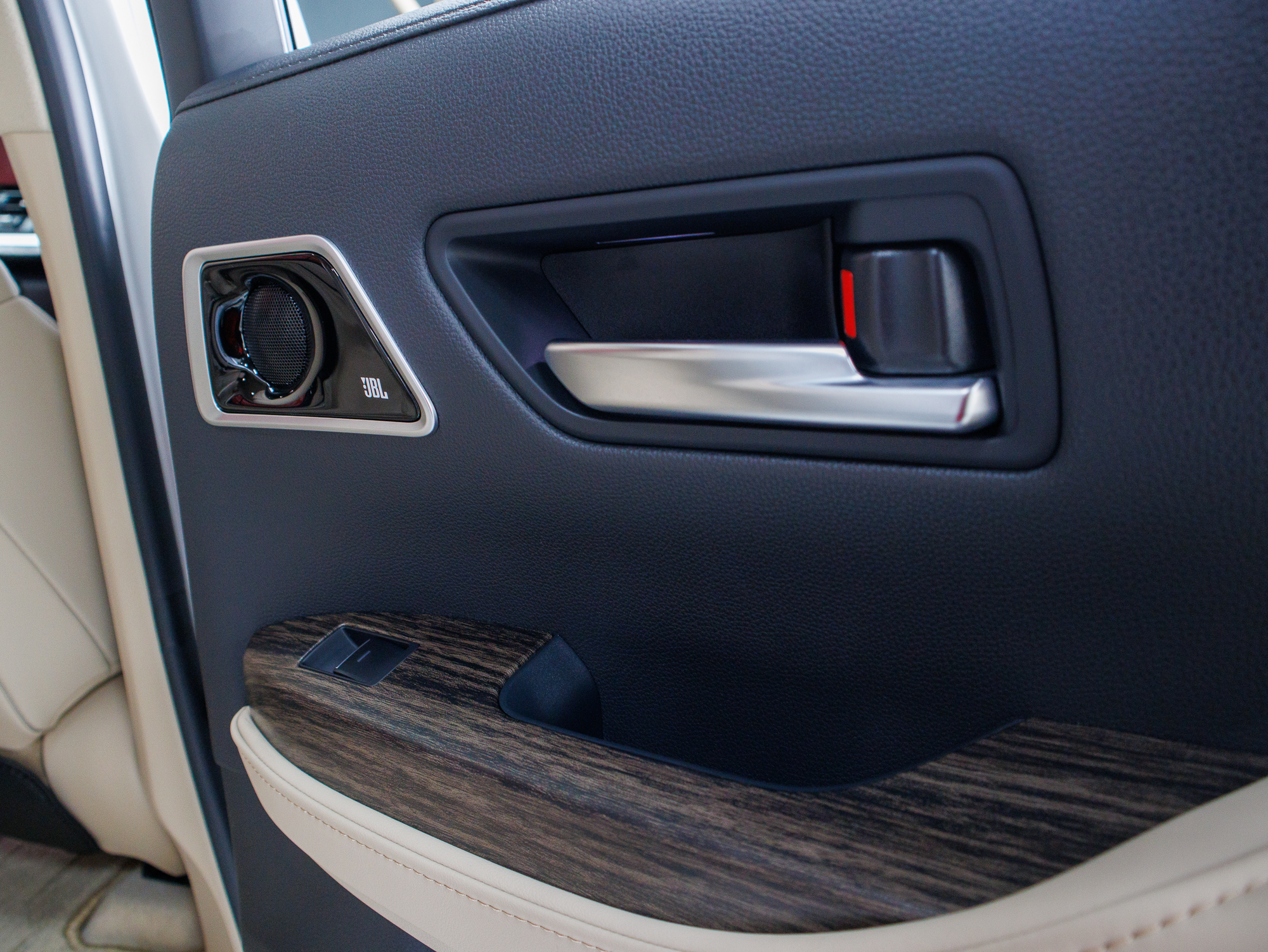 TOYOTA LANDCRUISER LC300 ZX 2024 | VIATURA USADA – MAPUTO