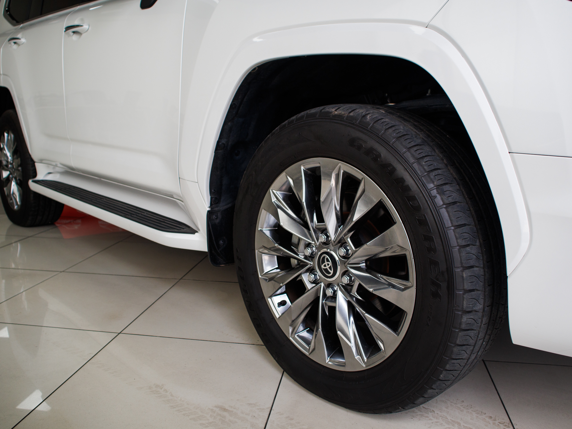 TOYOTA LANDCRUISER LC300 ZX 2024 | VIATURA USADA – MAPUTO