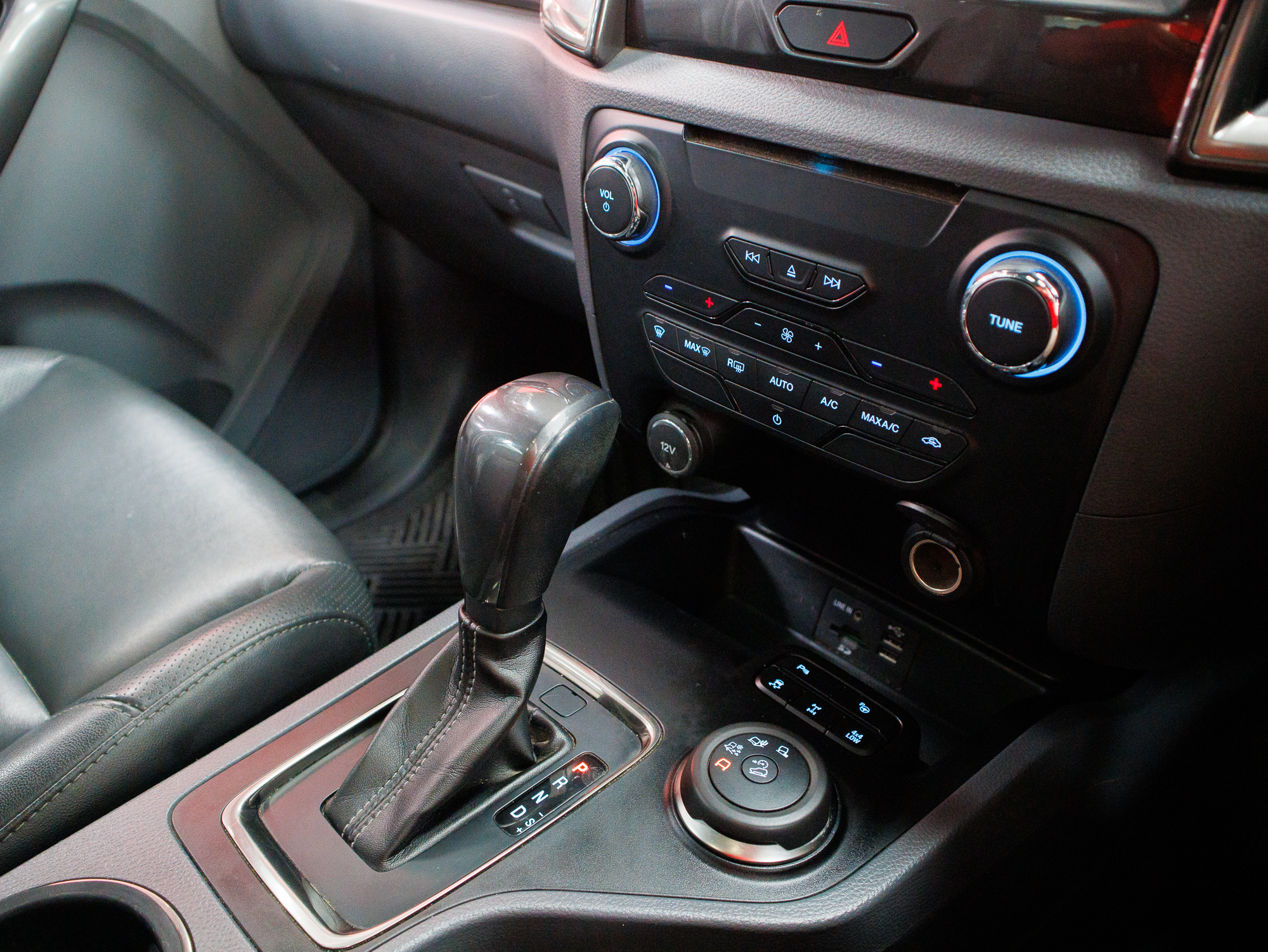 FORD EVEREST 4X4 2015 | VIATURA USADA – MAPUTO